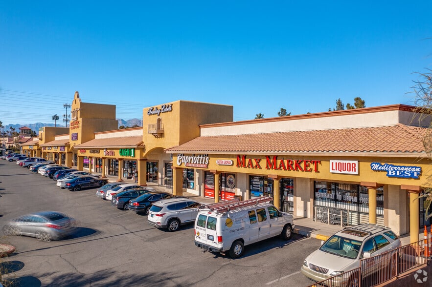 8450 W Sahara Ave, Las Vegas, NV à louer - Photo de l’immeuble – Image 2 sur 5