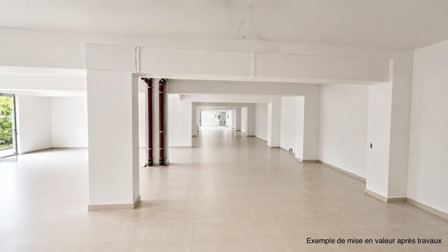 Plus de détails pour Local commercial à vendre