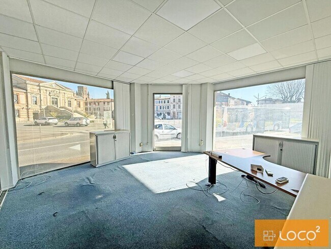 Plus de détails pour 21 Place Vialas, Lavaur - Local commercial à louer