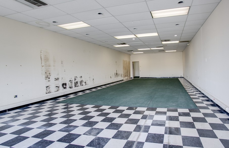 550 N Ridge Rd, Wichita, KS à louer - Photo intérieure – Image 2 sur 4
