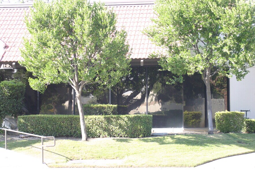 5301 Office Park Dr, Bakersfield, CA à louer - Photo de l’immeuble – Image 2 sur 15