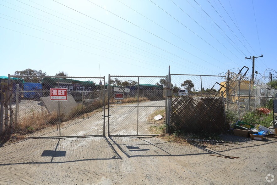 800 Walnut St, San Bruno, CA à louer - Photo principale – Image 1 sur 29