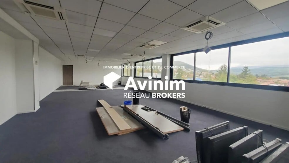 Bureau dans Allonzier-la-Caille à louer - Photo intérieure – Image 1 sur 2