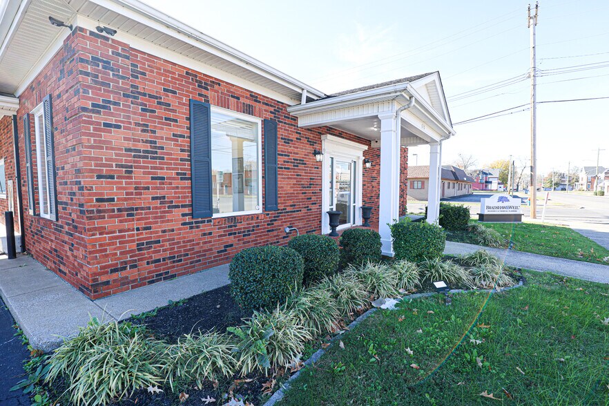 630 Jefferson St, Paducah, KY à vendre - Photo de l’immeuble – Image 2 sur 90