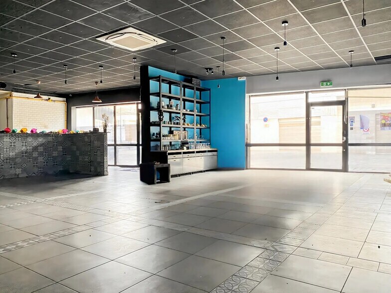 Local commercial dans Nanterre à vendre - Photo de l’immeuble – Image 1 sur 16