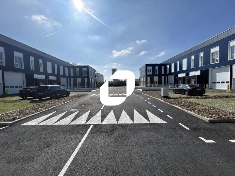 Industriel/Logistique dans Moissy-Cramayel à louer - Photo de l’immeuble – Image 1 sur 11