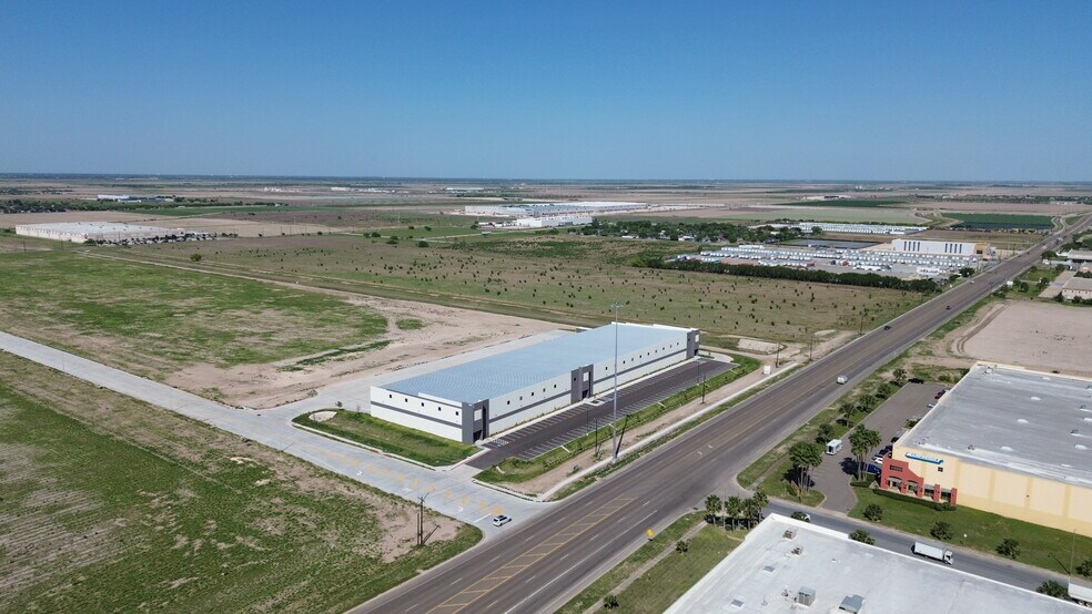 890 E Military Hwy, Pharr, TX à louer - Photo de l’immeuble – Image 2 sur 13