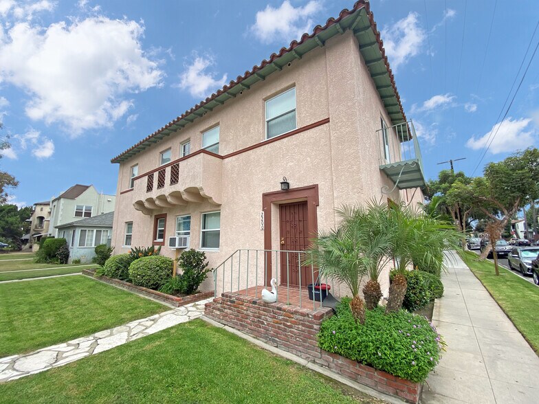 321 W Hill St, Long Beach, CA à vendre - Photo de l’immeuble – Image 3 sur 15