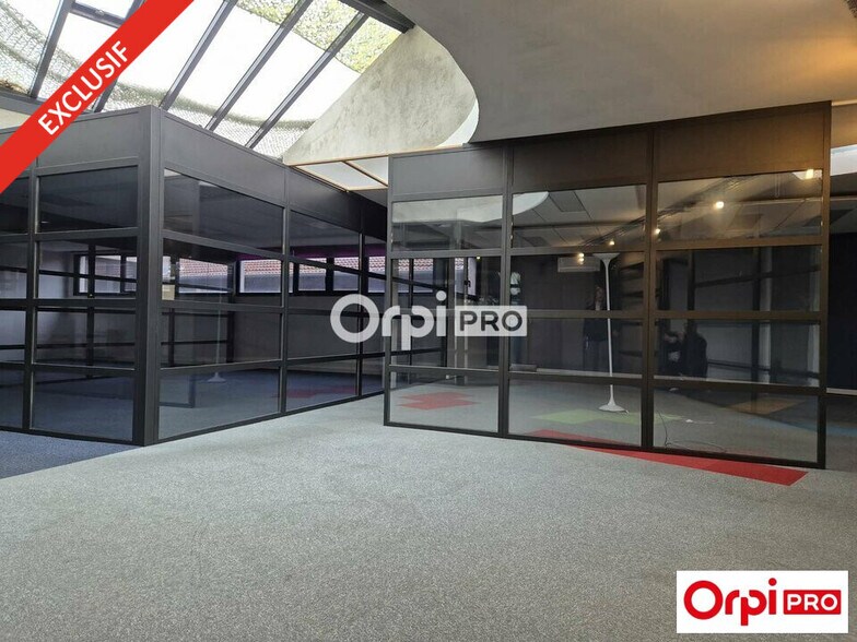 Bureau dans Romans-sur-Isère à vendre - Photo de l’immeuble – Image 3 sur 12
