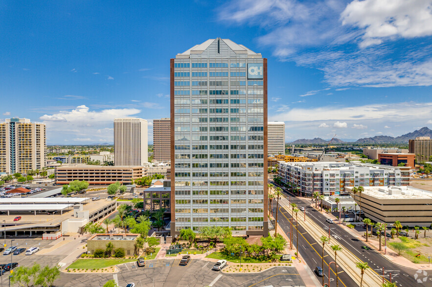 3550 N Central Ave, Phoenix, AZ à louer - Photo de l’immeuble – Image 3 sur 6