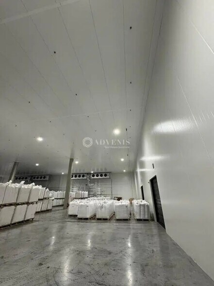 Industriel/Logistique dans Perpignan à louer - Photo de l’immeuble – Image 3 sur 3