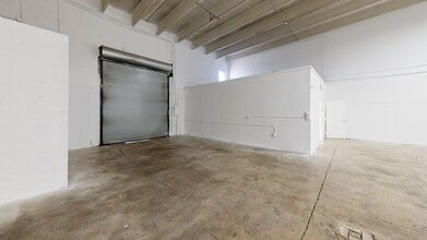 14000-14048 SW 140th St, Miami, FL à louer Numérisation 3D Matterport– Image 1 sur 7