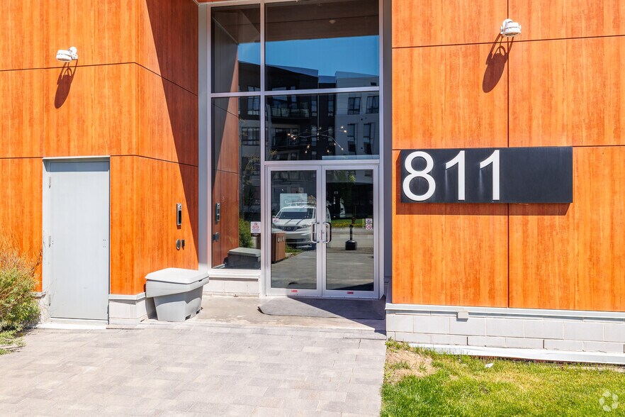 801-911 Av Pierre-Dansereau, Terrebonne, QC à louer - Photo de l’immeuble – Image 3 sur 4