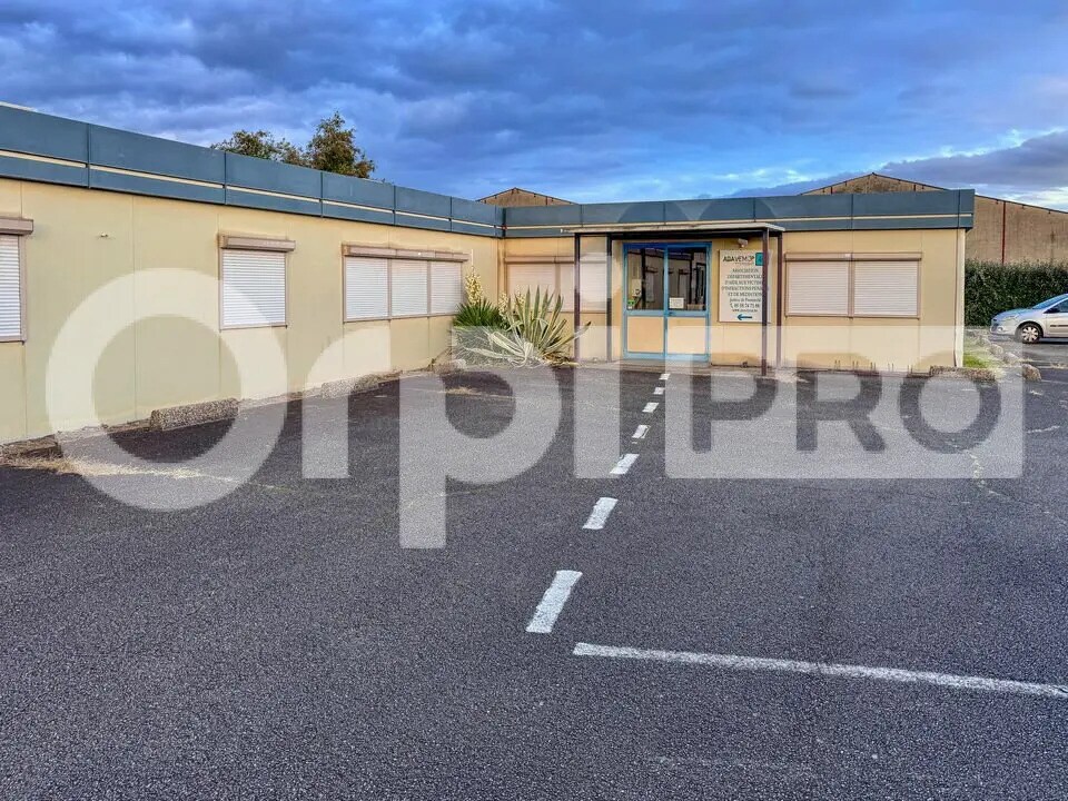 Local d'activités dans Dax à vendre Photo de l’immeuble– Image 1 sur 4