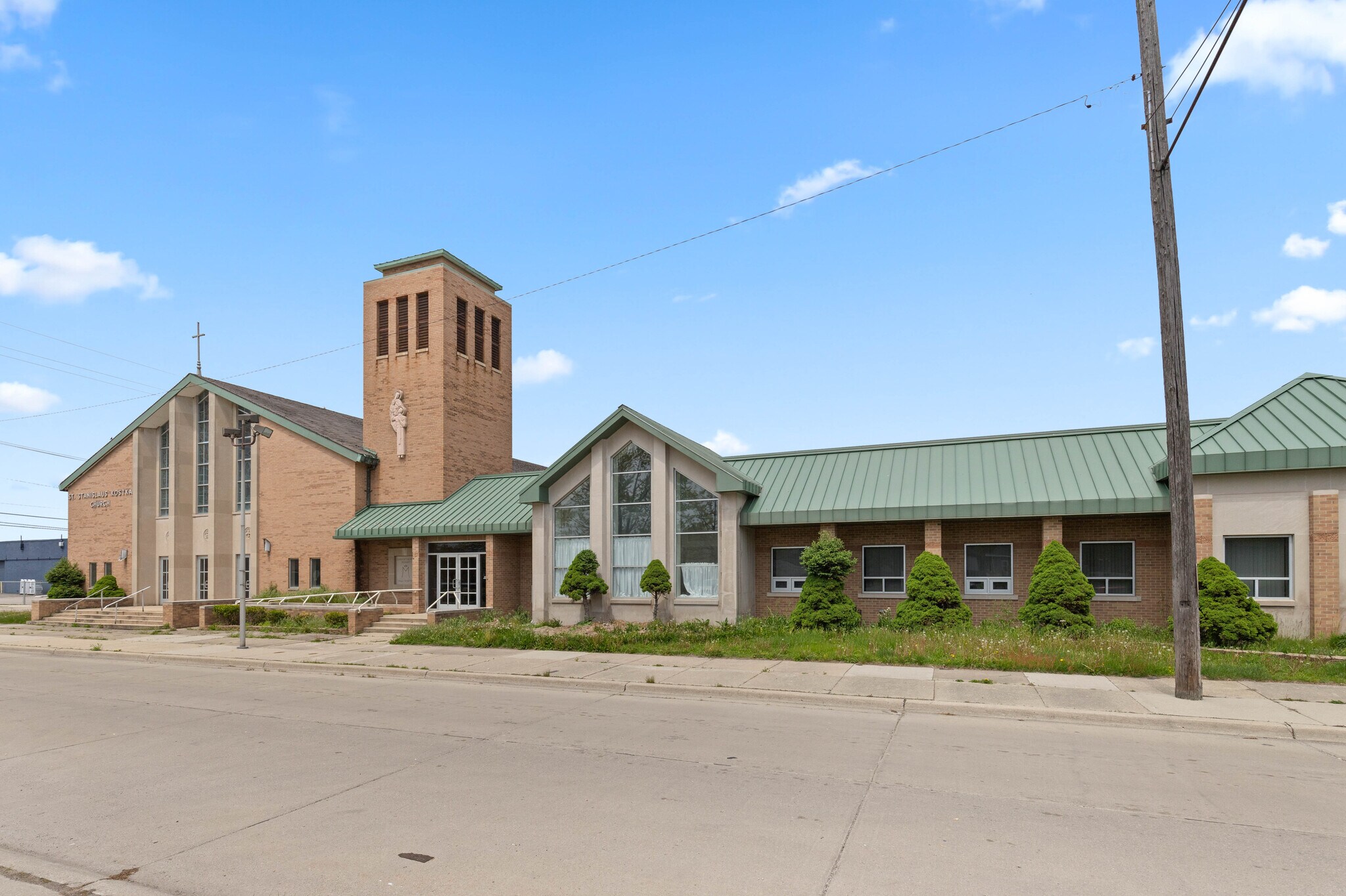 266 Antoine St, Wyandotte, MI à louer Photo de l’immeuble– Image 1 sur 31