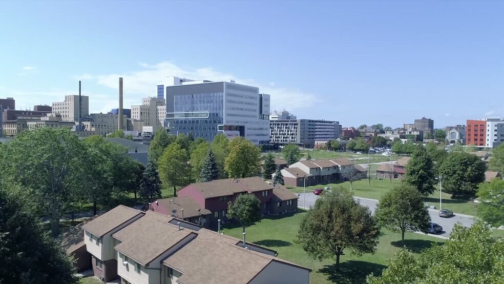 903 Ellicott St, Buffalo, NY à vendre - Vidéo sur l’annonce professionnelle – Image 2 sur 16