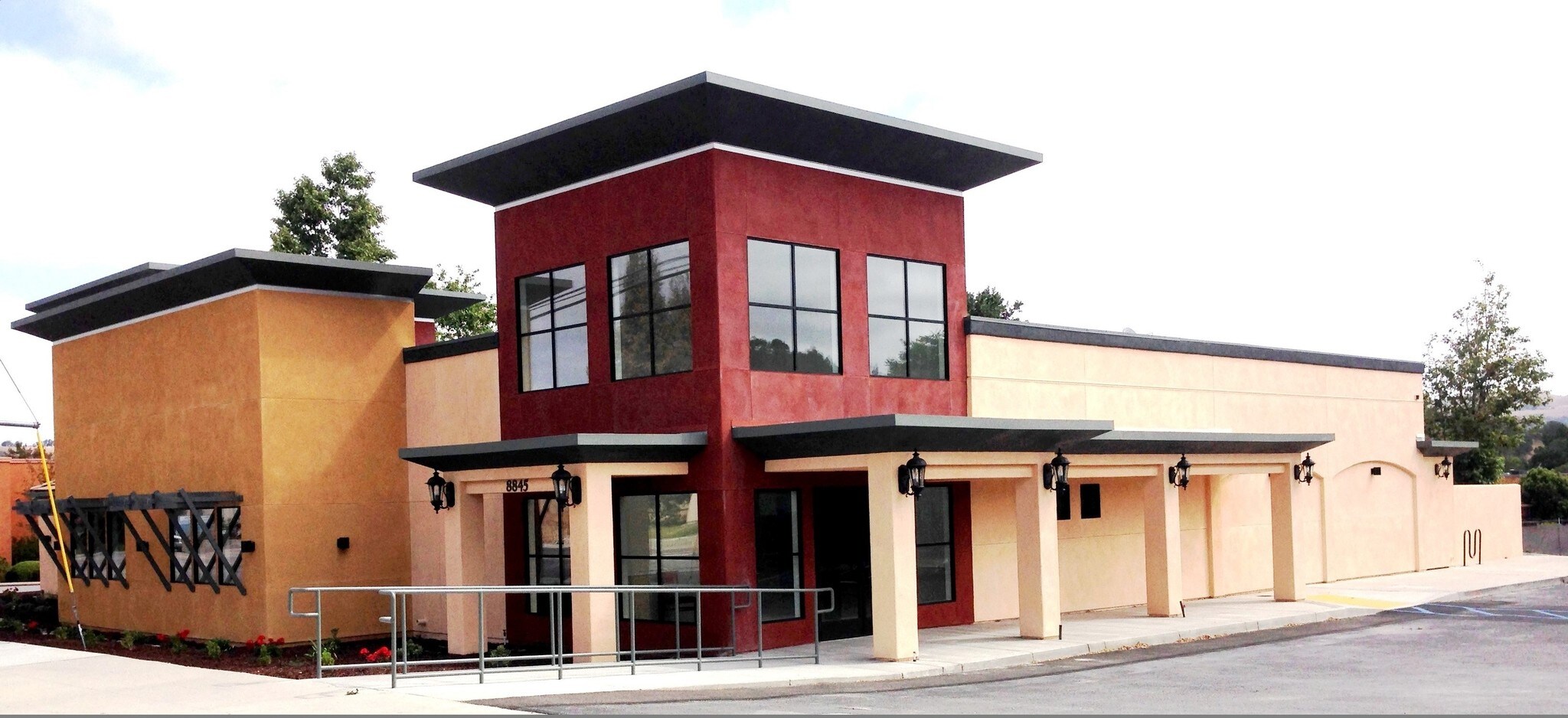 8845 El Camino Real, Atascadero, CA à louer Photo principale– Image 1 sur 18