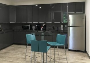 2503 W Swann Ave, Tampa, FL à louer Photo de l’immeuble– Image 1 sur 9