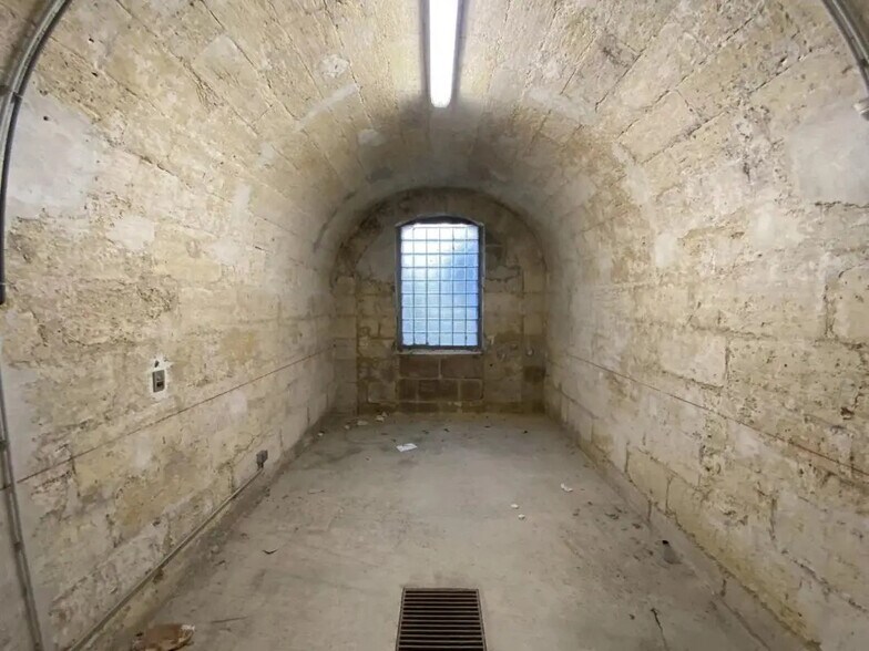 Local d'activités dans Bordeaux à vendre - Photo intérieure – Image 1 sur 5