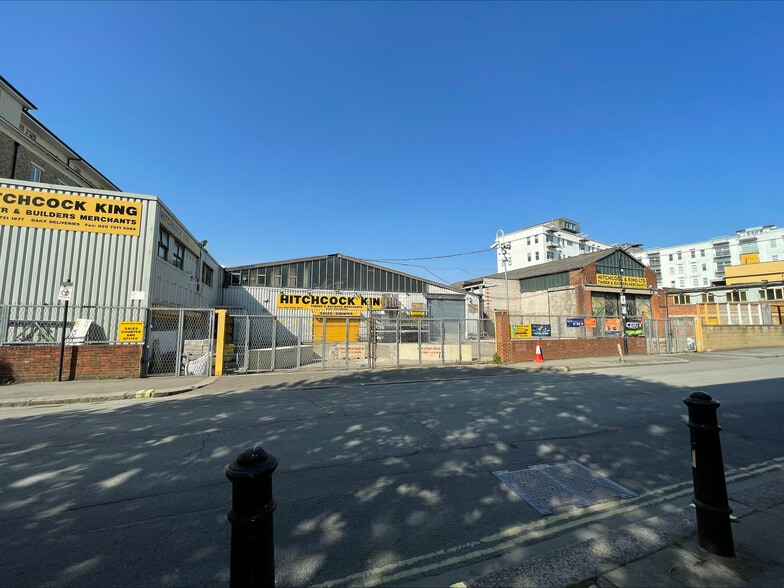 74-86 Carnwath Rd, Londres à louer - Photo de l’immeuble – Image 3 sur 3