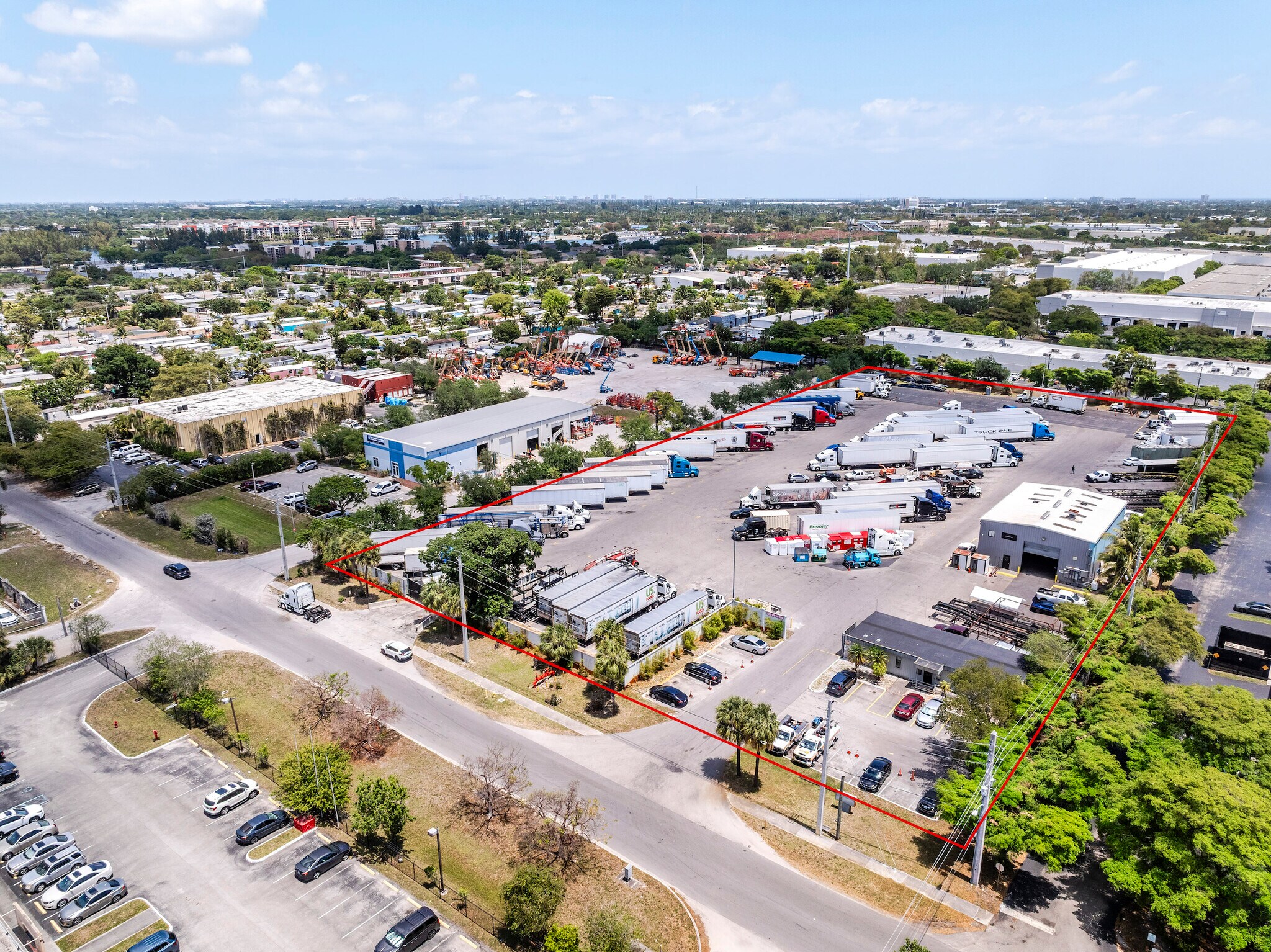 3120 NW 16th Ter, Pompano Beach, FL à louer Photo de l’immeuble– Image 1 sur 2