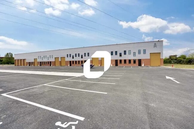 Plus de détails pour Local commercial, Local d'activités à louer