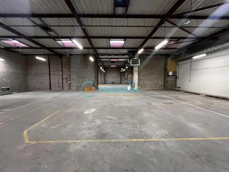 Local d’activités dans Neuilly-sur-Marne à louer - Photo intérieure – Image 3 sur 14