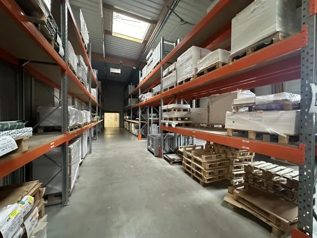 Plus de détails pour Local d’activités à vendre