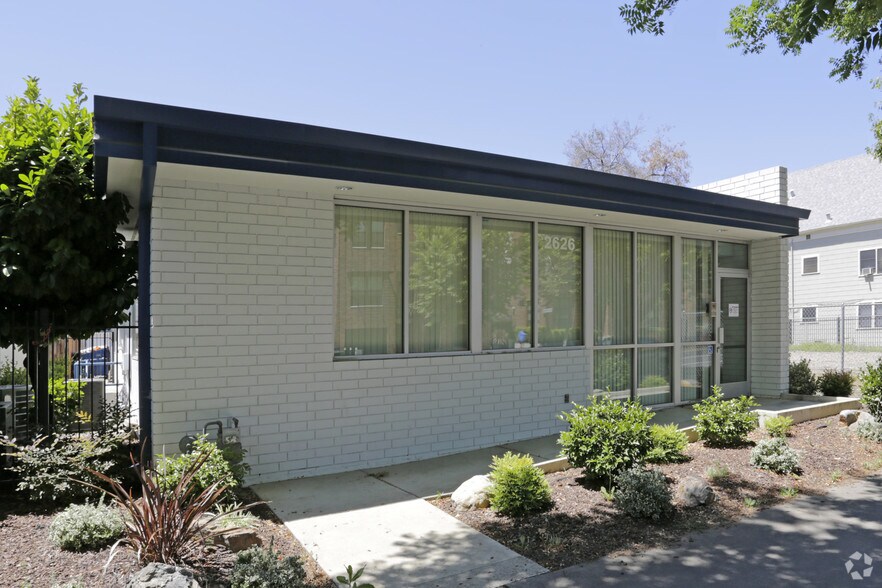 2626 N St, Sacramento, CA à louer - Photo de l’immeuble – Image 2 sur 24