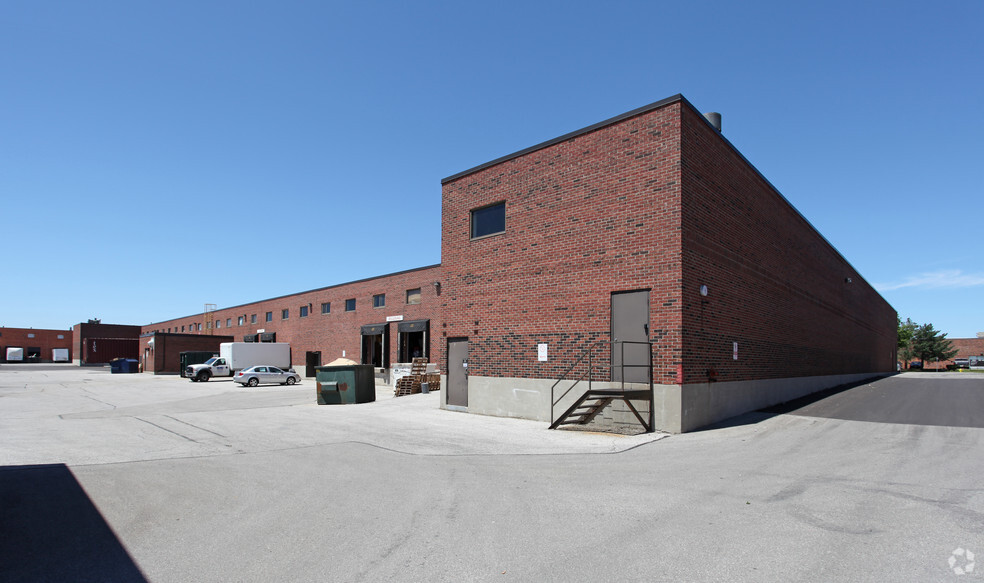 69 Viceroy Rd, Vaughan, ON à louer - Photo de l’immeuble – Image 2 sur 5