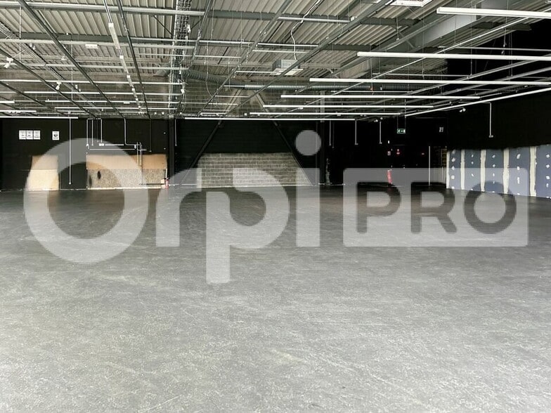 Local commercial dans Arras à louer - Photo de l’immeuble – Image 3 sur 9