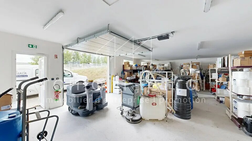 Local d’activités dans Saint-Junien à louer - Photo de l’immeuble – Image 1 sur 7