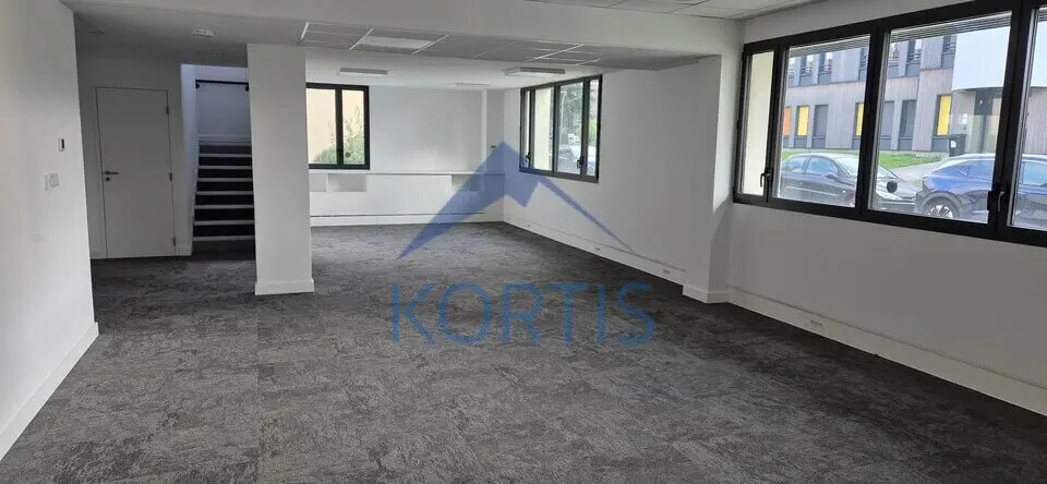 Bureau dans Vénissieux à vendre - Photo de l’immeuble – Image 1 sur 9