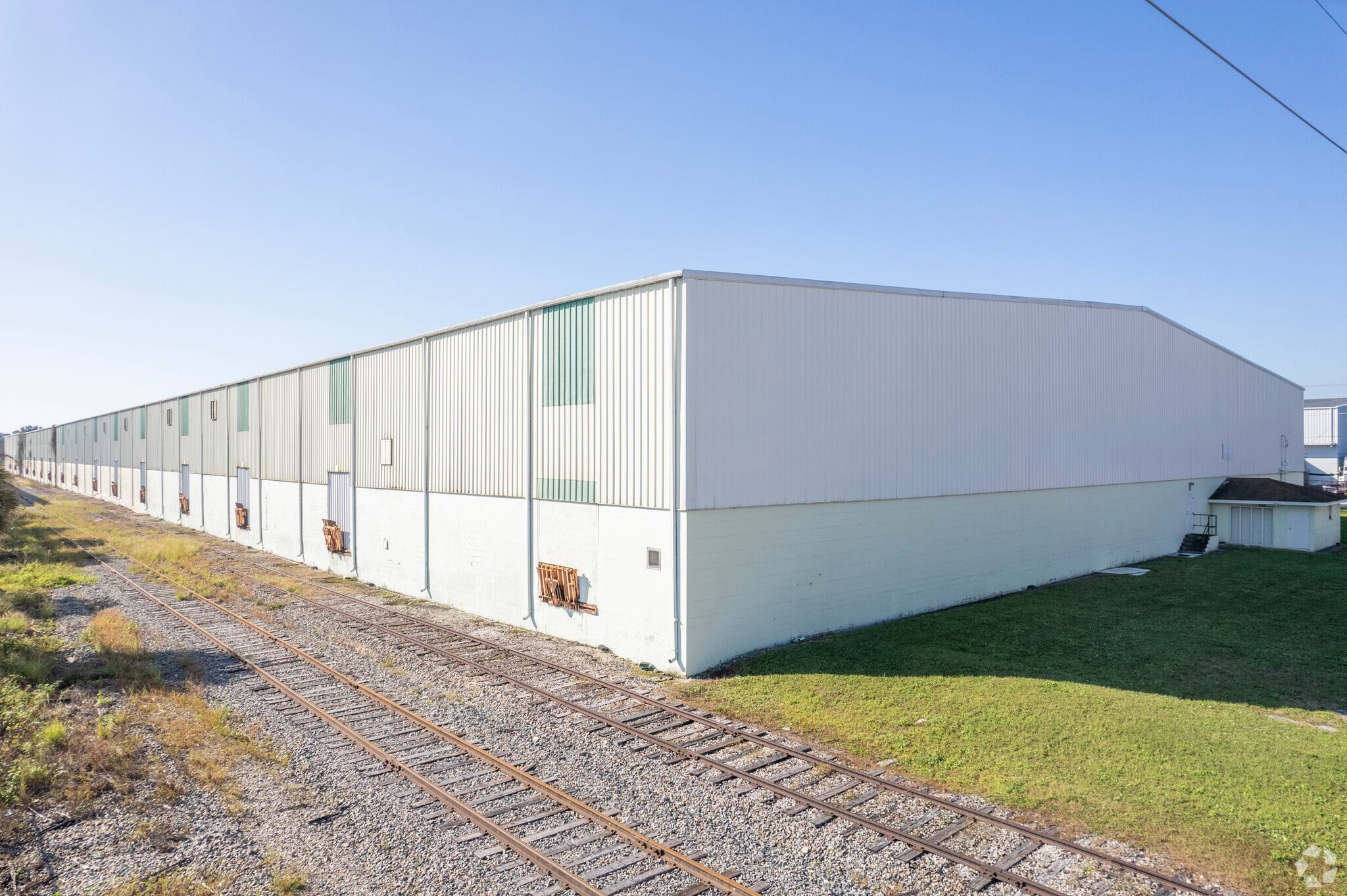 5301 E Hanna Ave, Tampa, FL à louer Photo principale– Image 1 sur 7