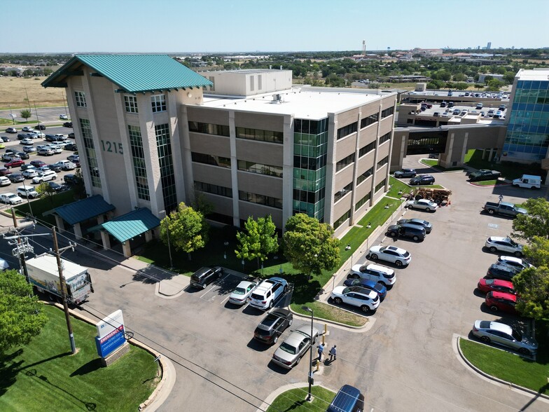 1215 Coulter Dr, Amarillo, TX à louer - Photo de l’immeuble – Image 1 sur 6