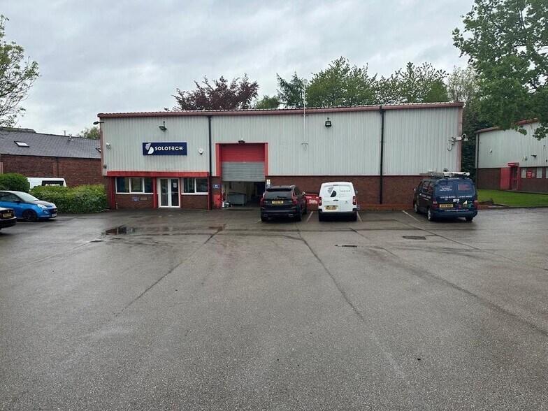 Phoenix Clos, Oldham à vendre - Photo de l’immeuble – Image 3 sur 17