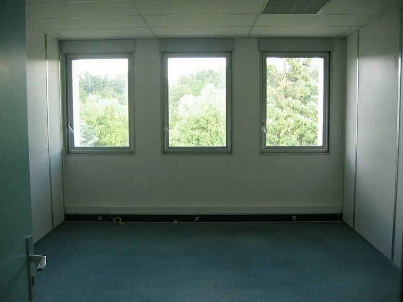 Bureau dans Écully à vendre - Photo de l’immeuble – Image 2 sur 4