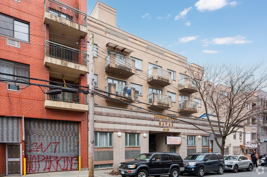 4128 Haight St, Flushing, NY à louer - Photo principale – Image 1 sur 8
