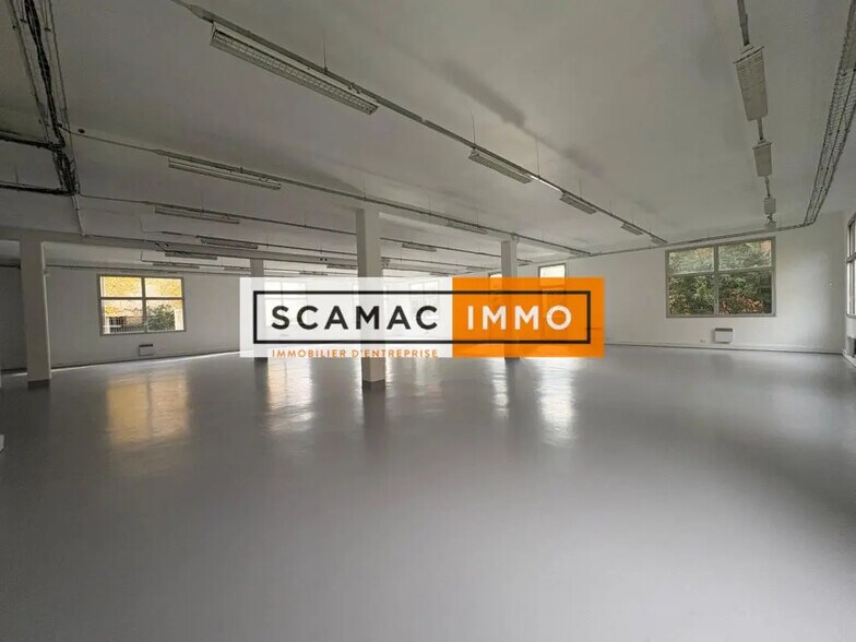 Industriel/Logistique dans Chevilly-Larue à louer - Photo de l’immeuble – Image 1 sur 9