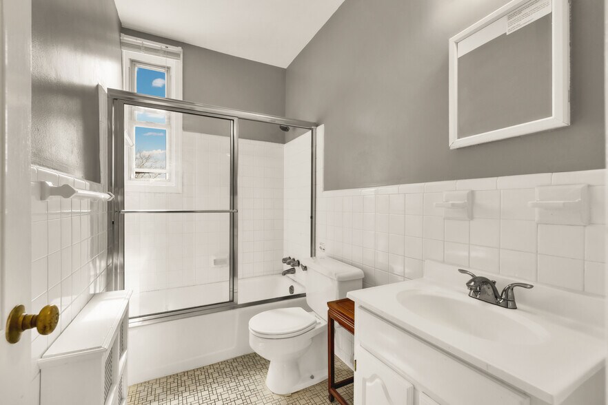 323 Maryland Ave NE, Washington, DC à vendre - Photo de l’immeuble – Image 3 sur 14