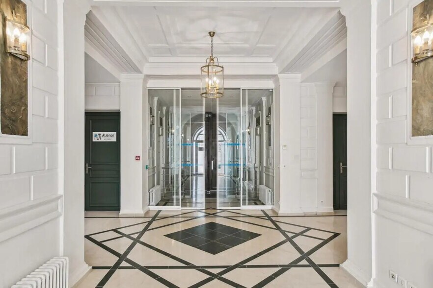 45 Rue Boissière, Paris à louer - Photo de l’immeuble – Image 3 sur 14