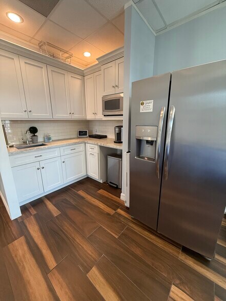 1458 Campbell Rd, Houston, TX à louer - Photo de l’immeuble – Image 3 sur 11