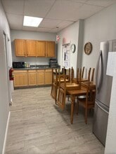 17880 Toledo Blade Blvd, Port Charlotte, FL à vendre Photo intérieure– Image 1 sur 12