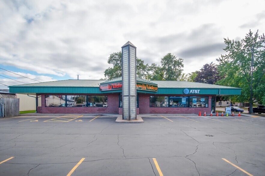 606 E Green Bay St, Shawano, WI à louer - Photo de l’immeuble – Image 1 sur 6