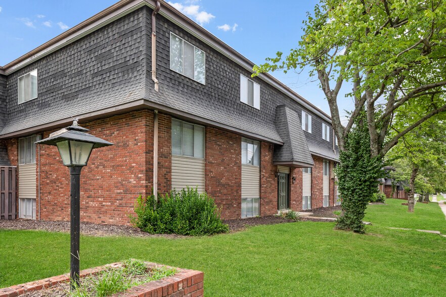 400 N Oakland Ave, Carbondale, IL à vendre - Photo de l’immeuble – Image 2 sur 34