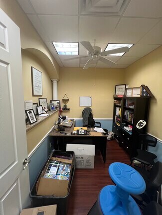 Plus de détails pour Units 4203, 4201 and 4199 – Bureau à vendre, Palm City, FL