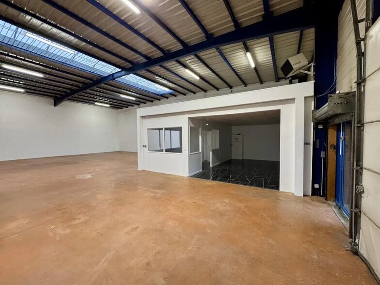 18 Allée Louis Breguet, Villepinte à louer - Photo de l’immeuble – Image 3 sur 10