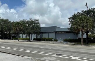 Plus de détails pour 555 SE Dixie Hwy, Pompano Beach, FL - Local d'activités à louer