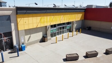 3201 13th Ave SE, Medicine Hat, AB à louer Photo intérieure– Image 1 sur 21