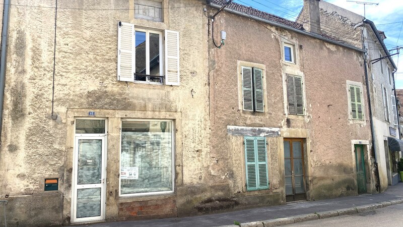 Local d’activités dans L'Isle-sur-Serein à louer - Photo de l’immeuble – Image 2 sur 7